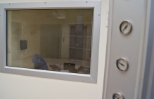 okno radiologiczne w sali operacyjnej